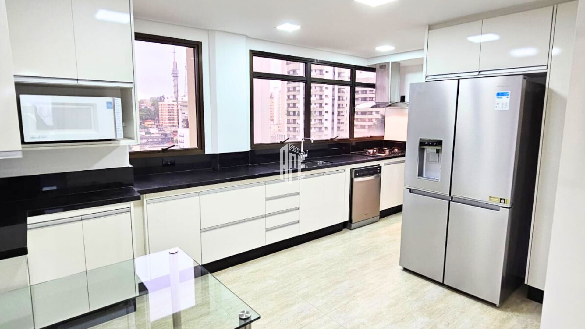 Apartamento, 3 quartos, 210 m² - Foto 2