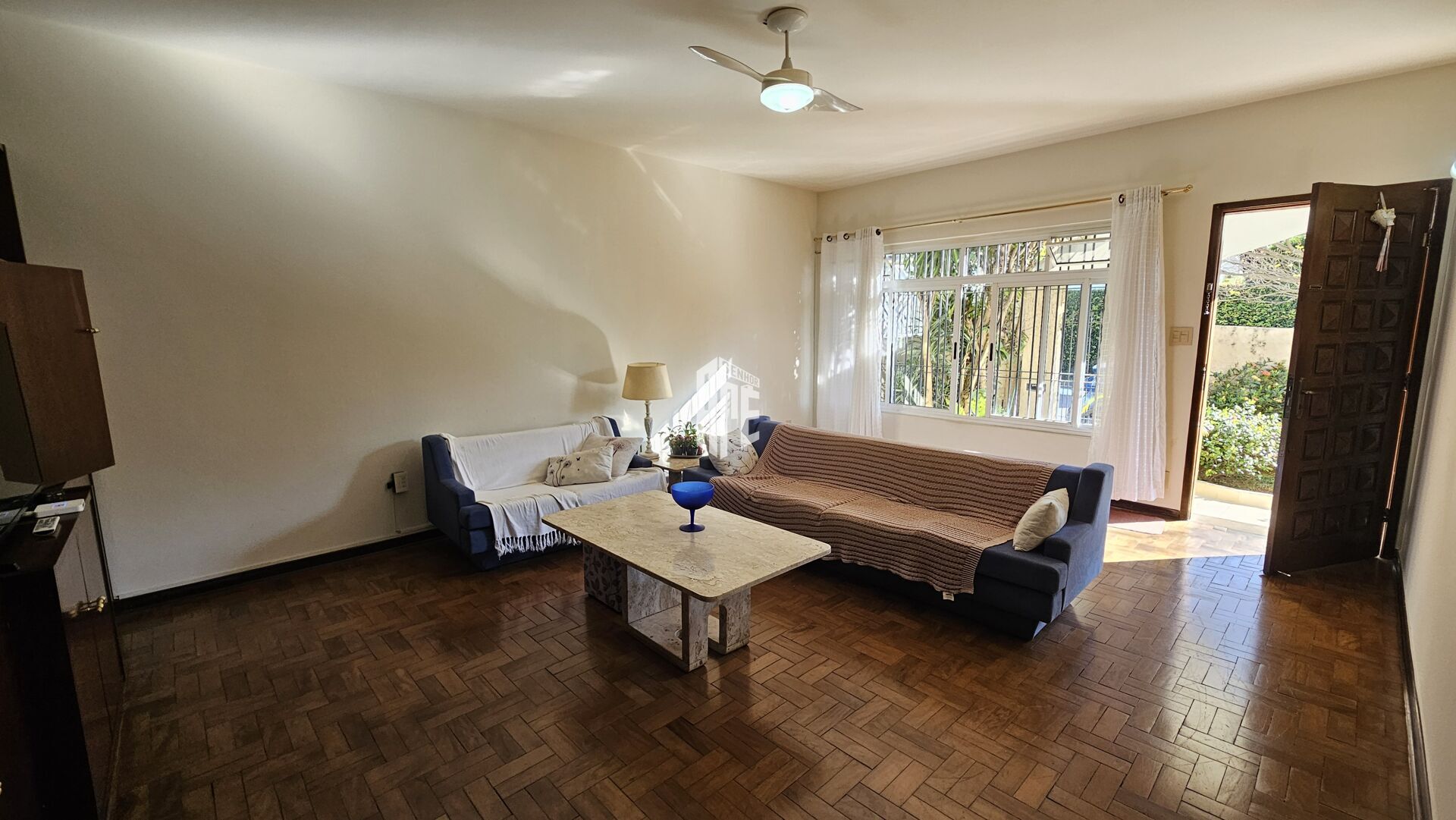 Casa à venda com 4 quartos, 193m² - Foto 2