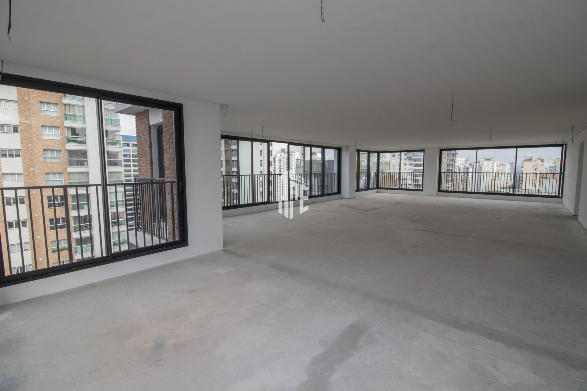 Apartamento à venda com 4 quartos, 375m² - Foto 8