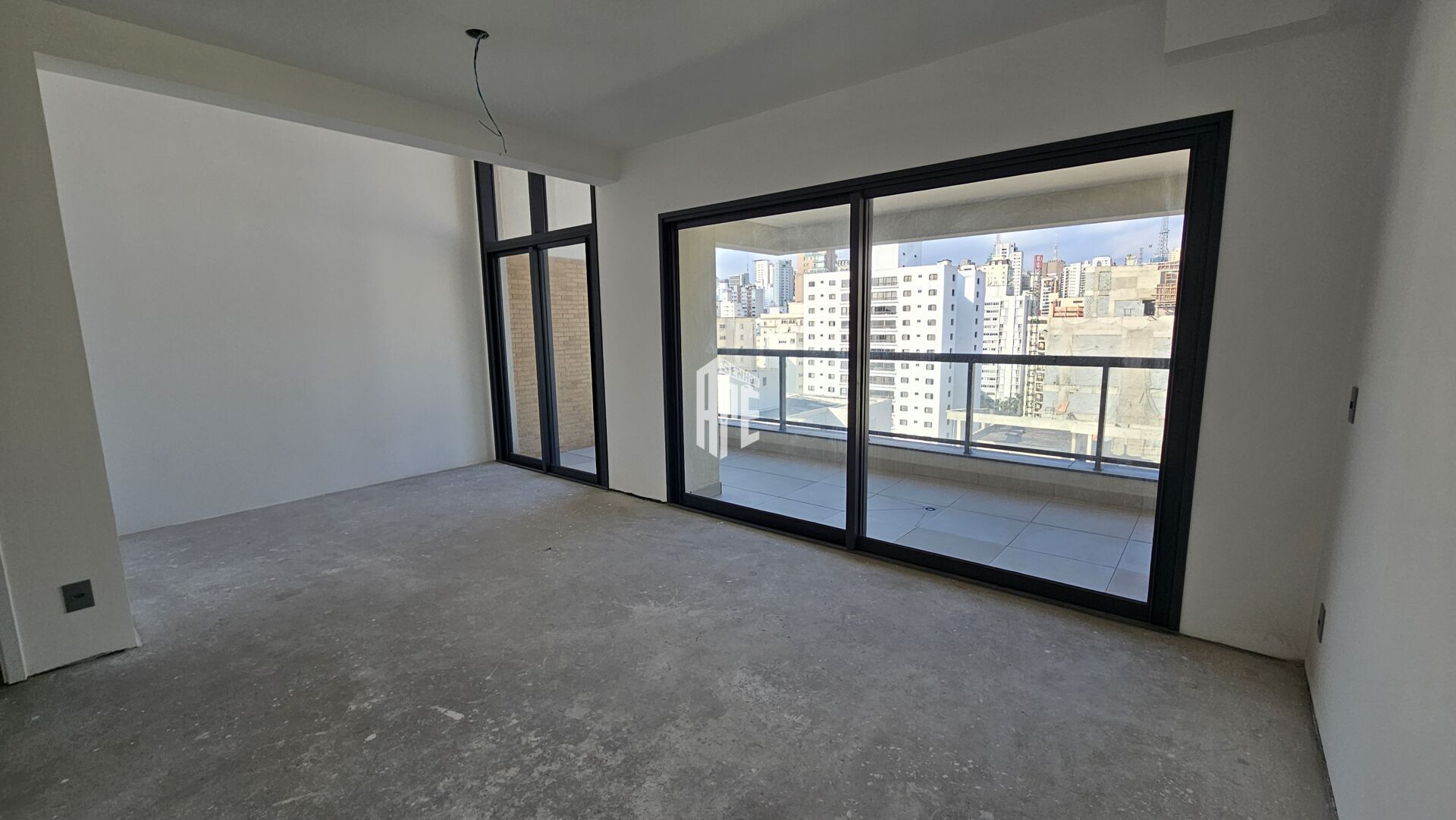 Apartamento à venda com 3 quartos, 138m² - Foto 3