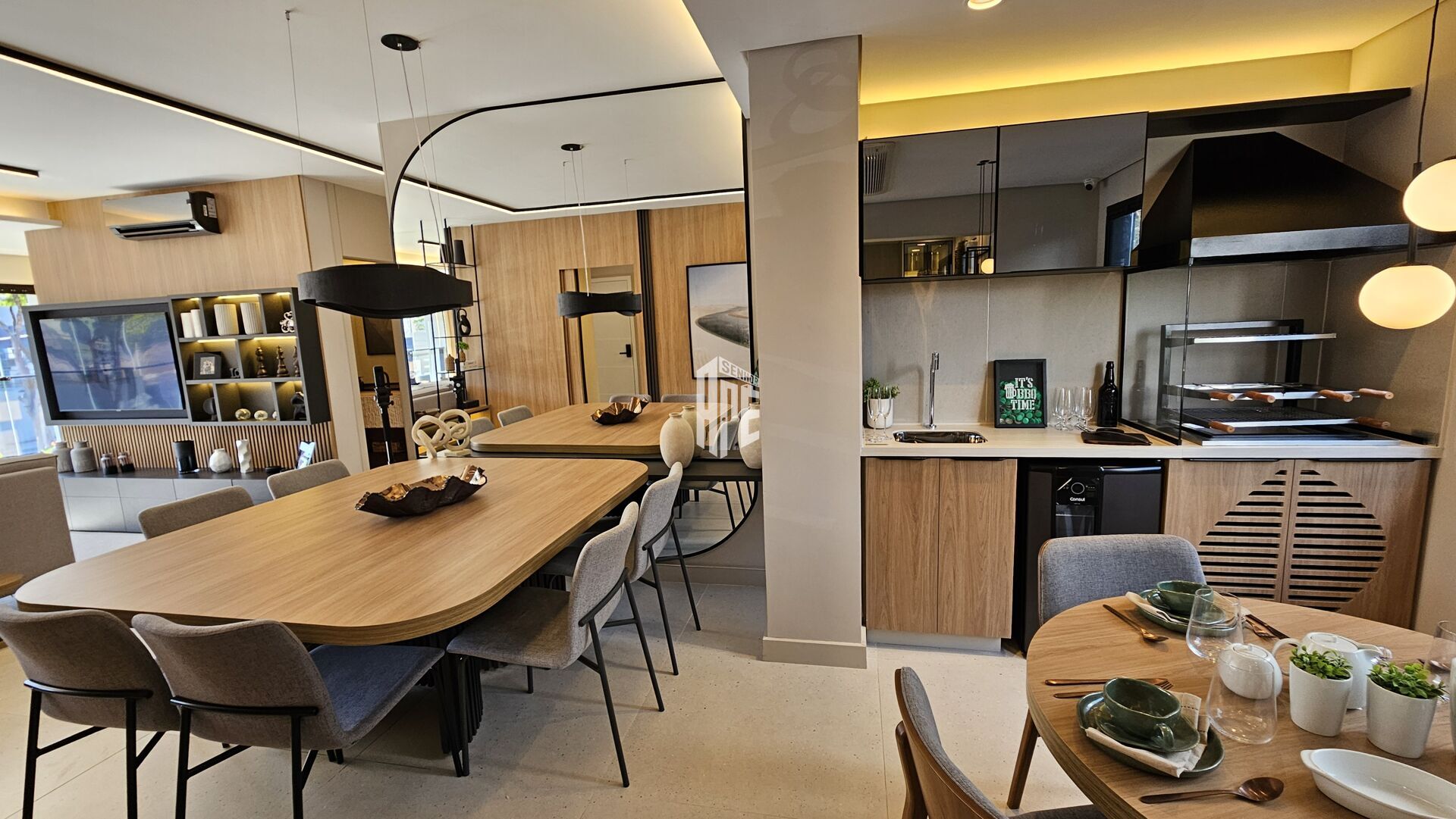 Apartamento à venda com 3 quartos, 163m² - Foto 2