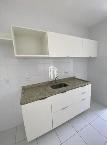 Apartamento à venda com 2 quartos, 63m² - Foto 4