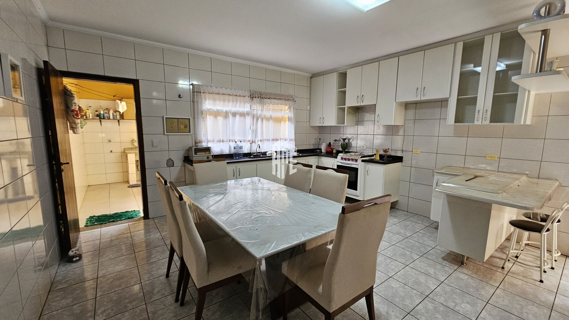 Casa à venda com 3 quartos, 175m² - Foto 1