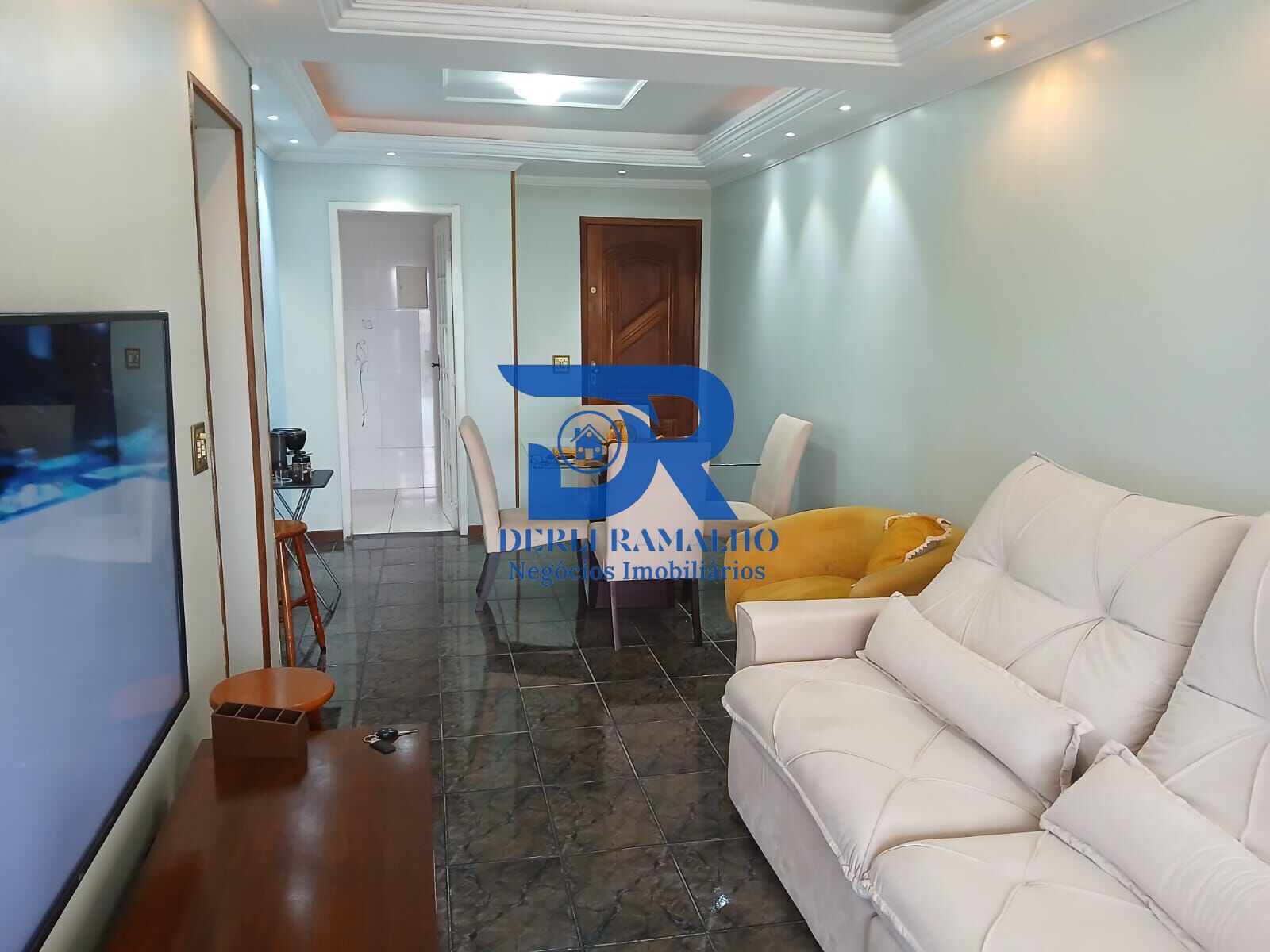 Apartamento à venda com 2 quartos, 63m² - Foto 2