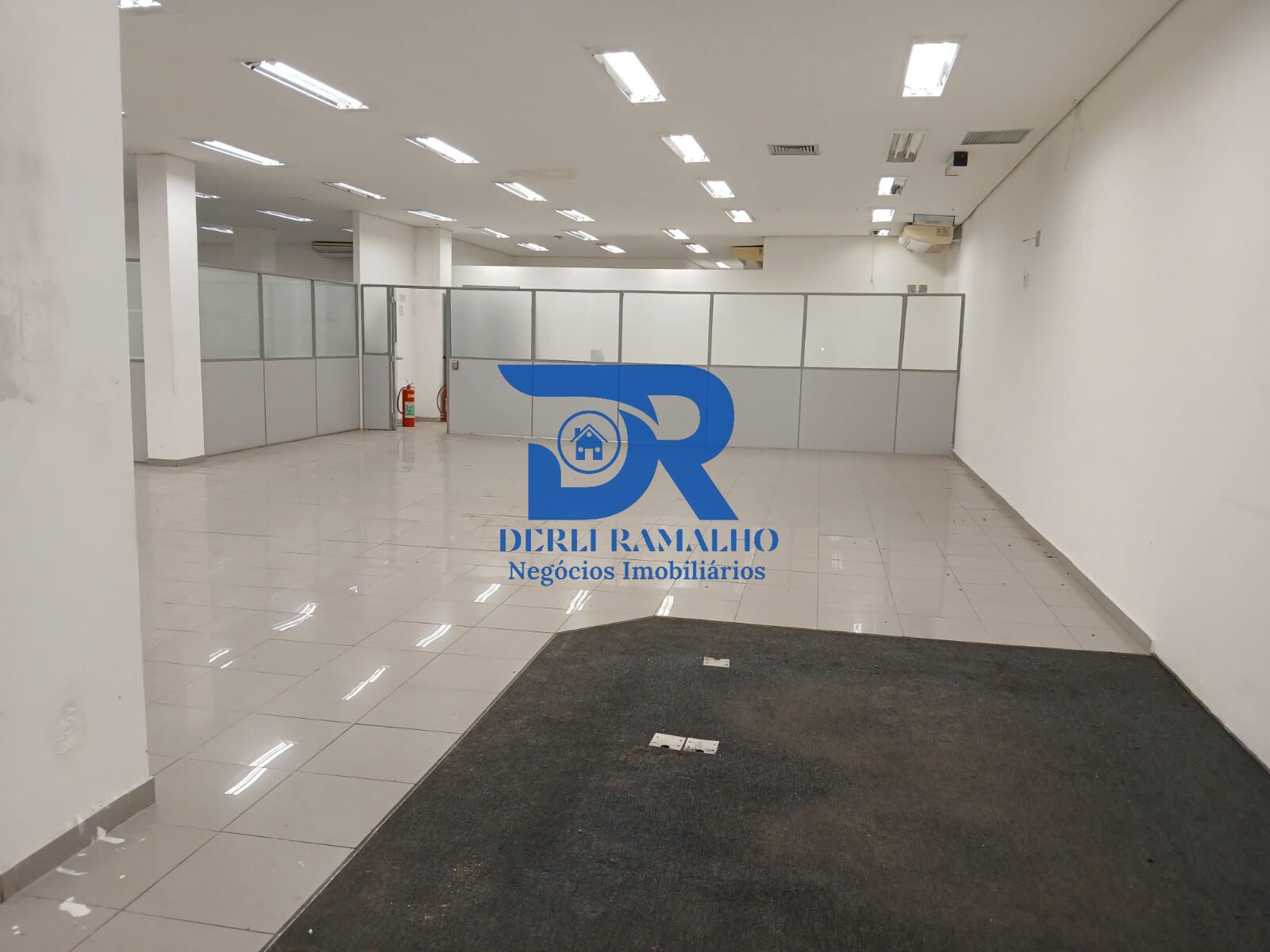 Prédio Inteiro para alugar, 600m² - Foto 2