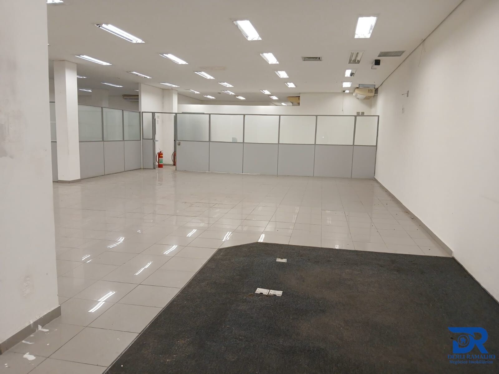 Prédio Inteiro para alugar, 600m² - Foto 2