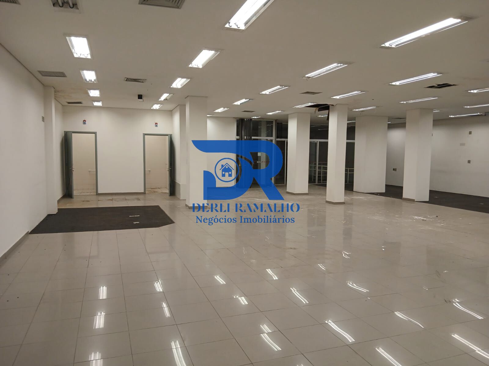 Prédio Inteiro para alugar, 600m² - Foto 1