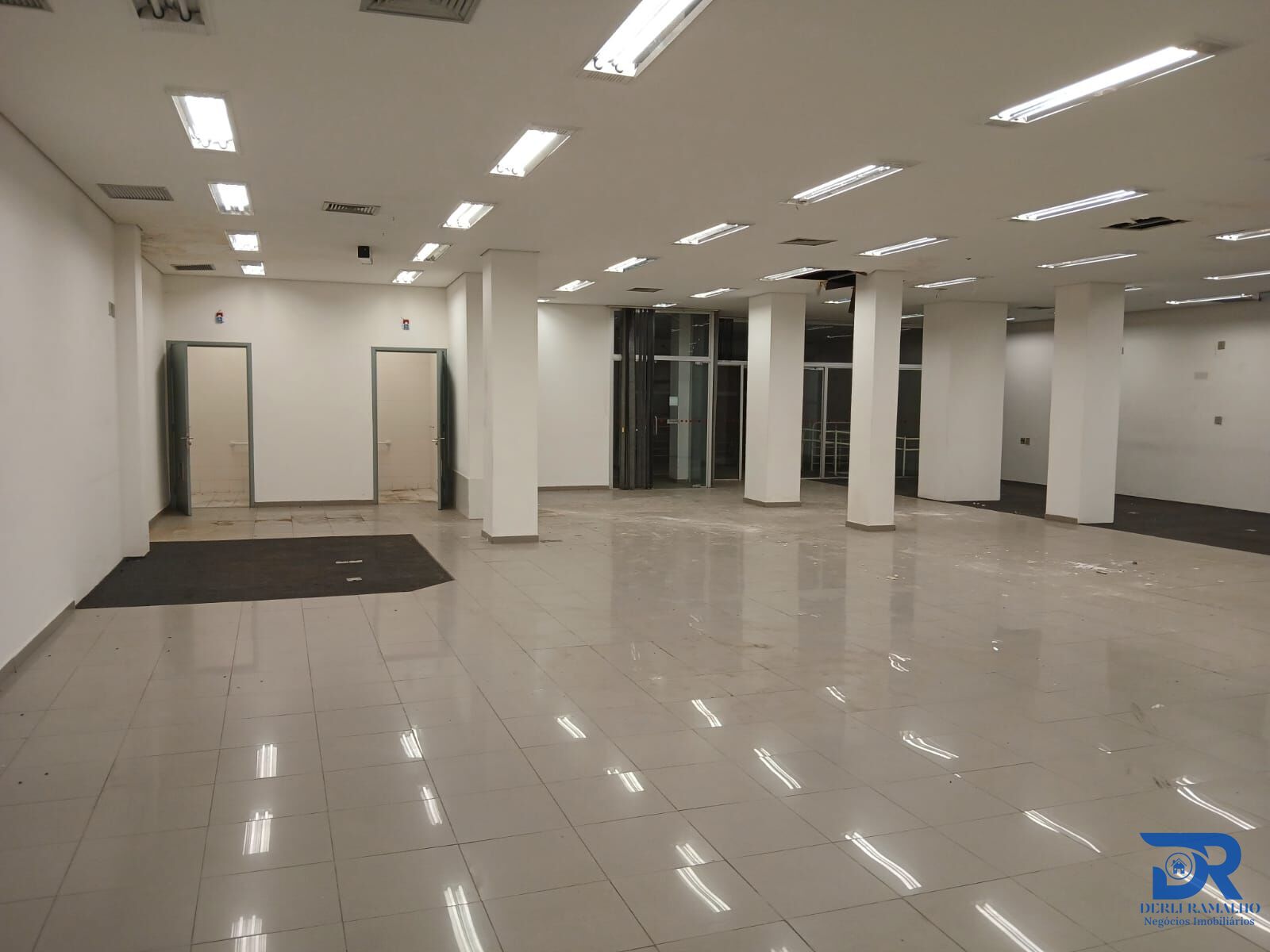 Prédio Inteiro para alugar, 600m² - Foto 1