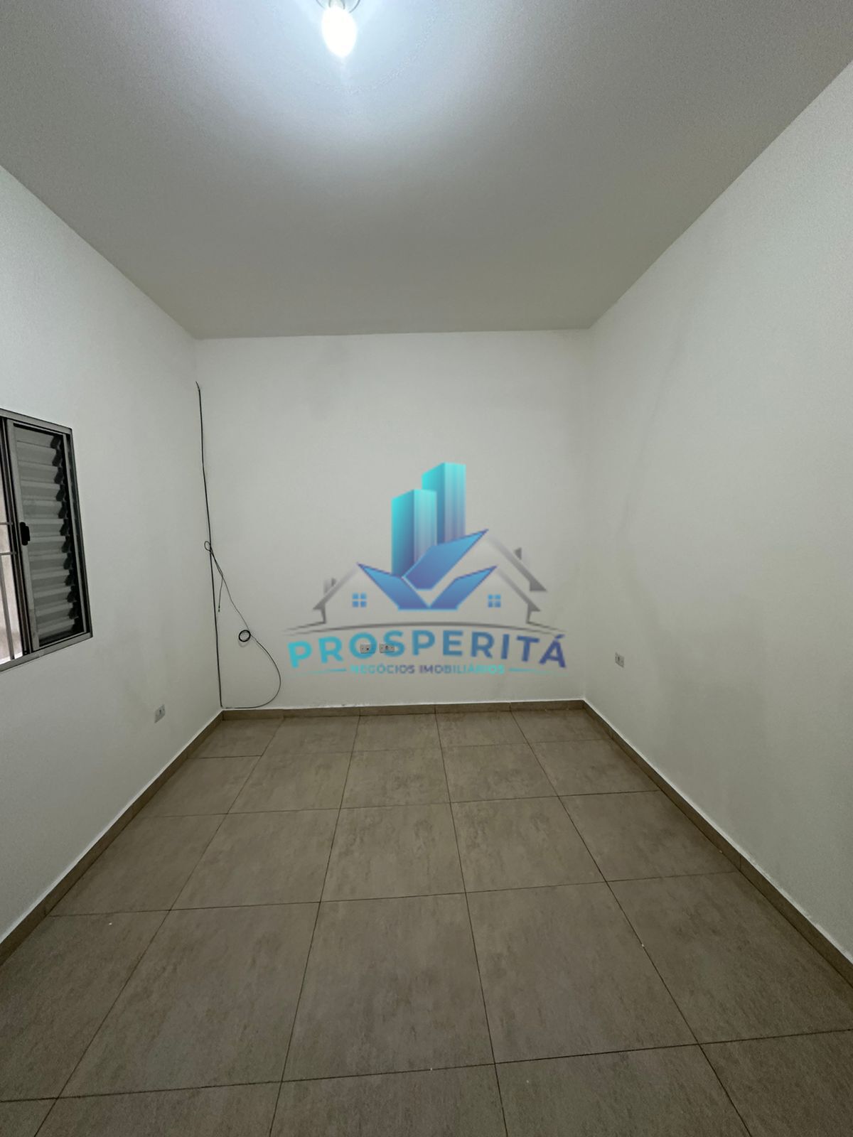 Casa para alugar com 2 quartos, 30m² - Foto 14