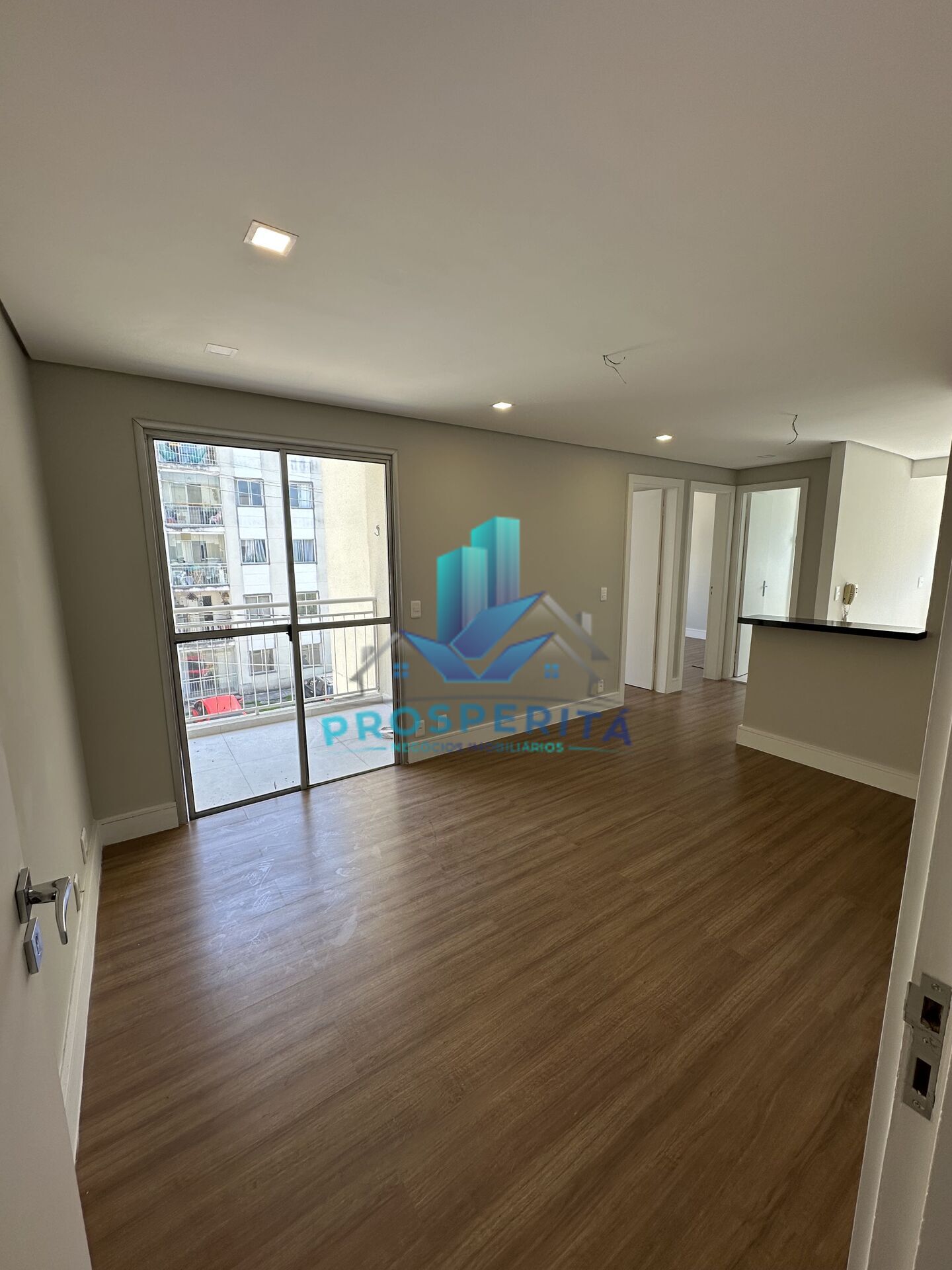 Apartamento à venda com 2 quartos, 64m² - Foto 3