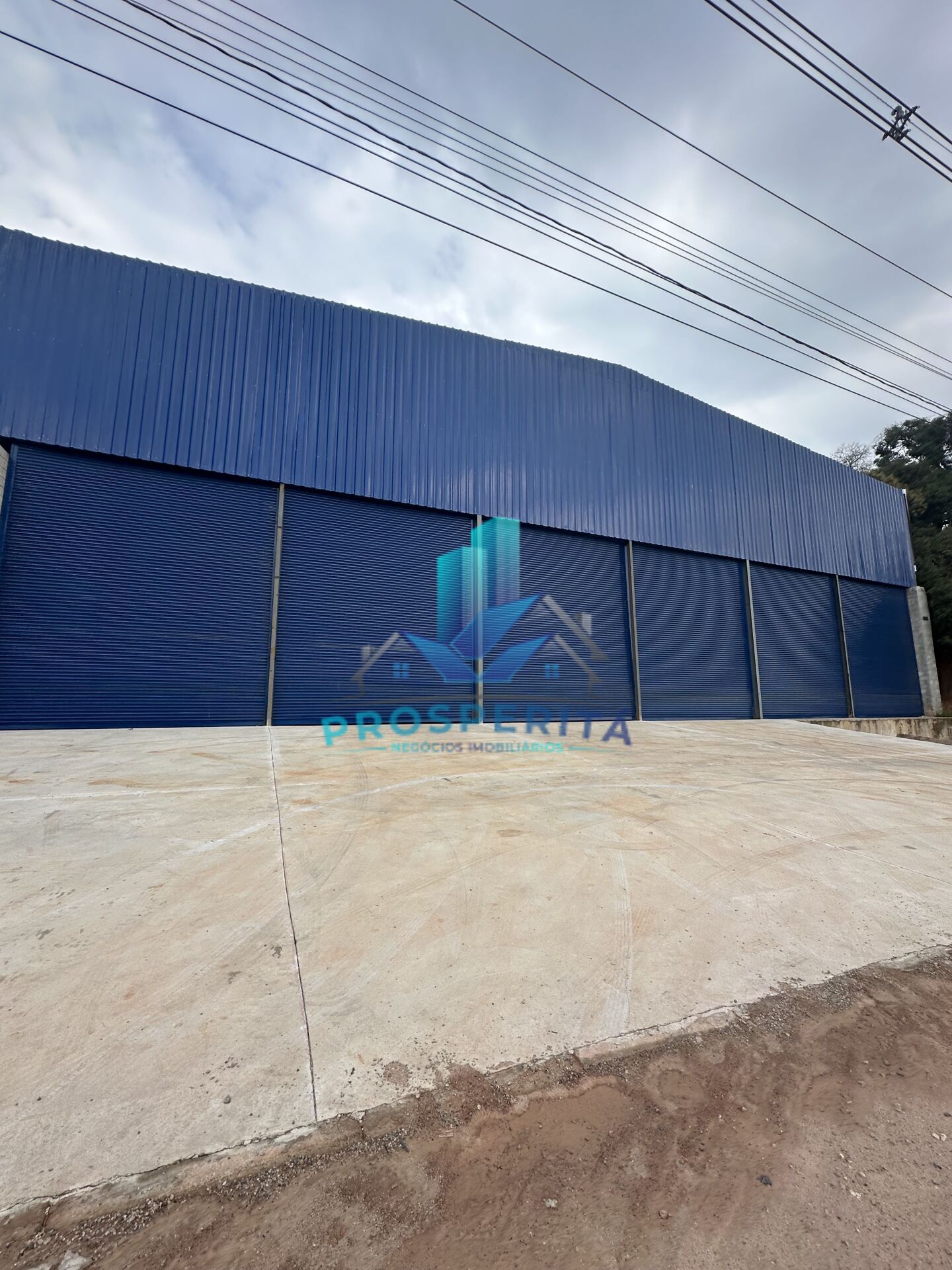 Depósito-Galpão-Armazém para alugar, 2500m² - Foto 1