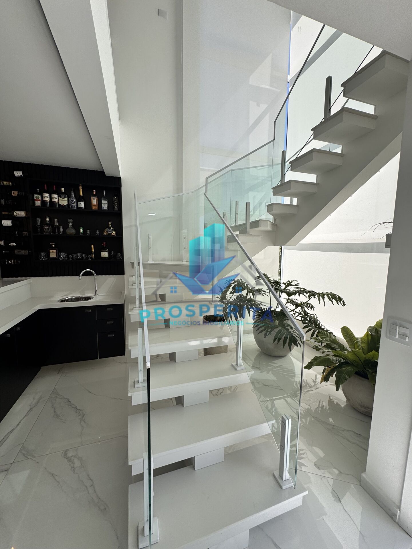 Casa à venda com 3 quartos, 256m² - Foto 4