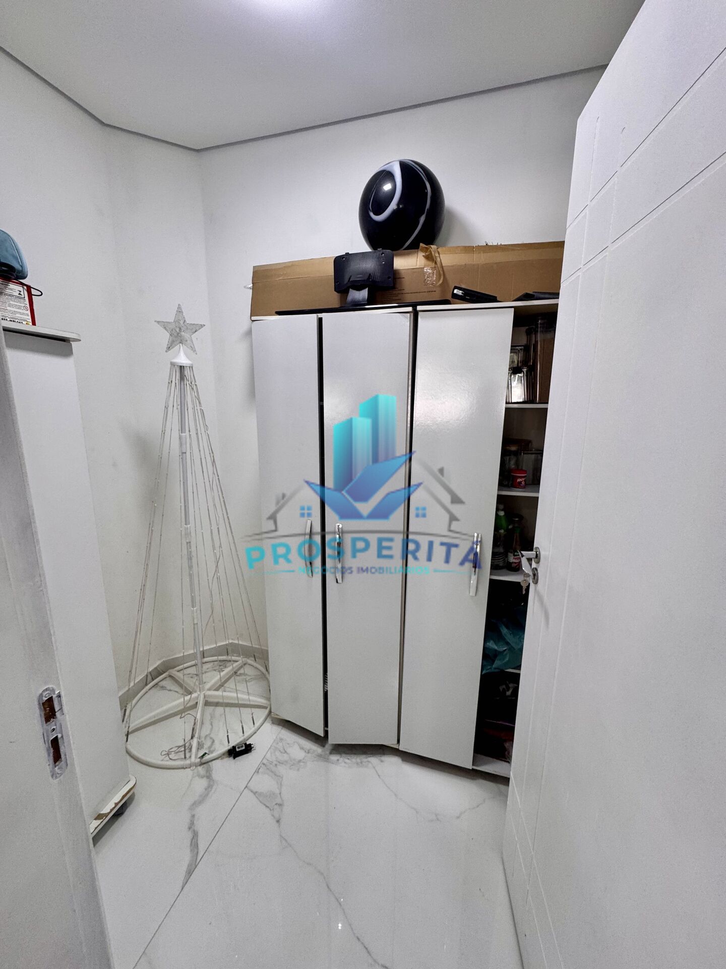 Casa à venda com 3 quartos, 256m² - Foto 14