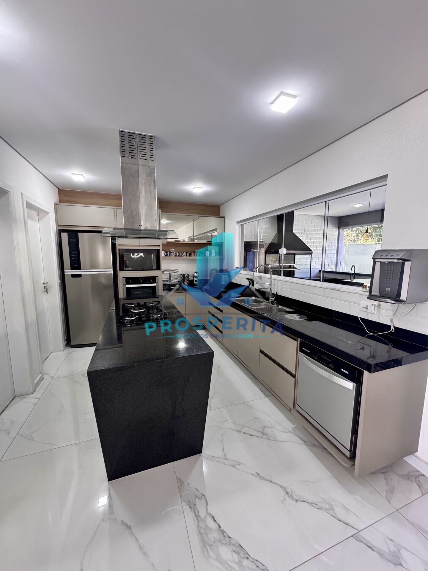 Casa à venda com 3 quartos, 256m² - Foto 11