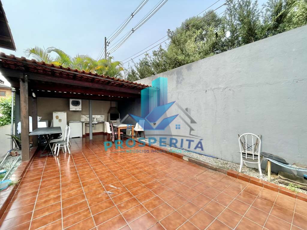 Casa à venda com 4 quartos, 350m² - Foto 42