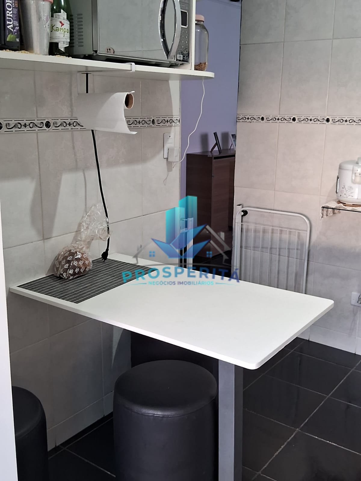 Apartamento à venda com 2 quartos, 70m² - Foto 3