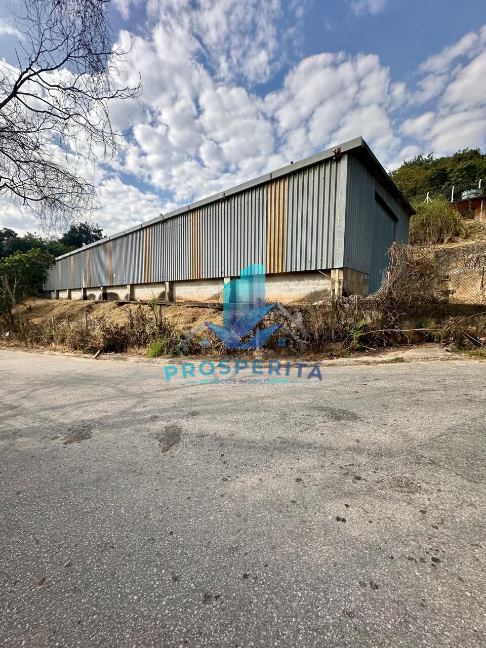 Depósito-Galpão-Armazém para alugar, 1600m² - Foto 3