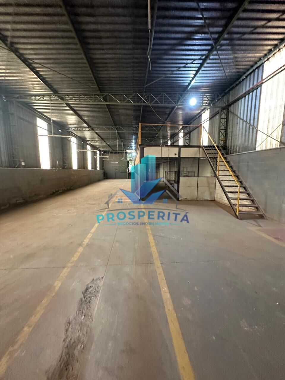 Depósito-Galpão-Armazém para alugar, 1600m² - Foto 19