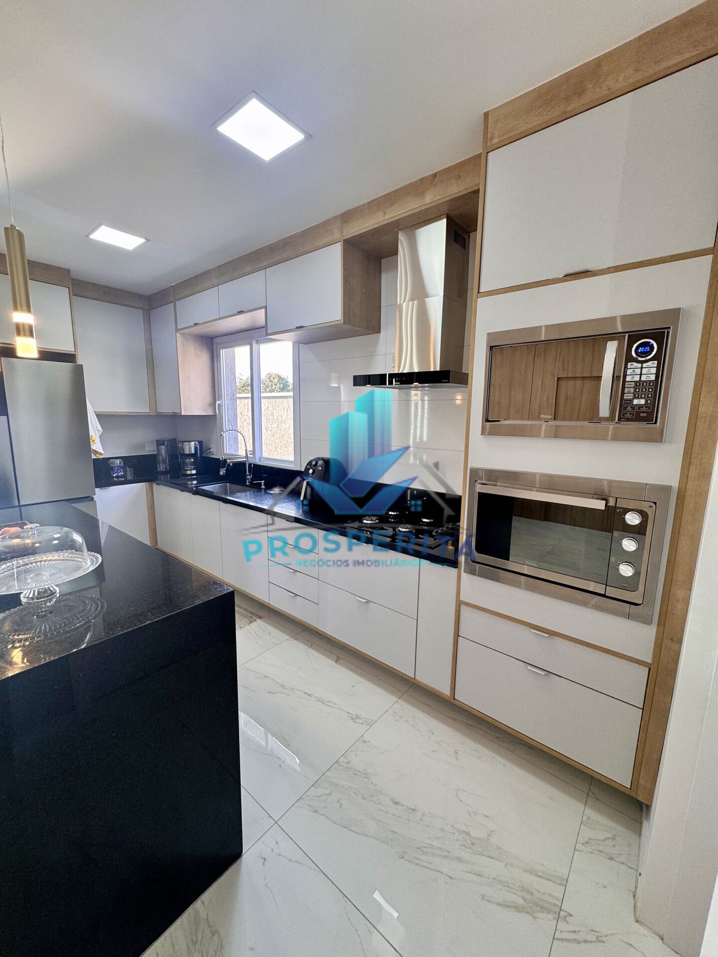 Casa à venda com 4 quartos, 242m² - Foto 10