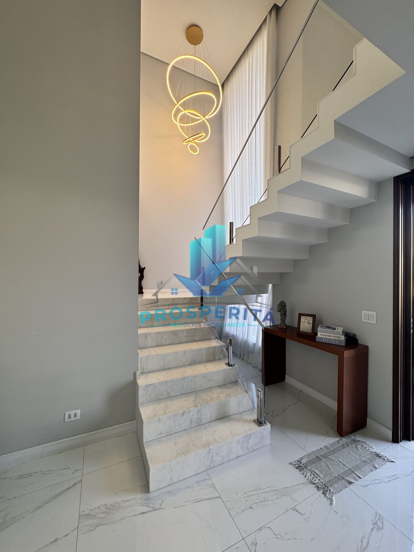 Casa à venda com 4 quartos, 242m² - Foto 4