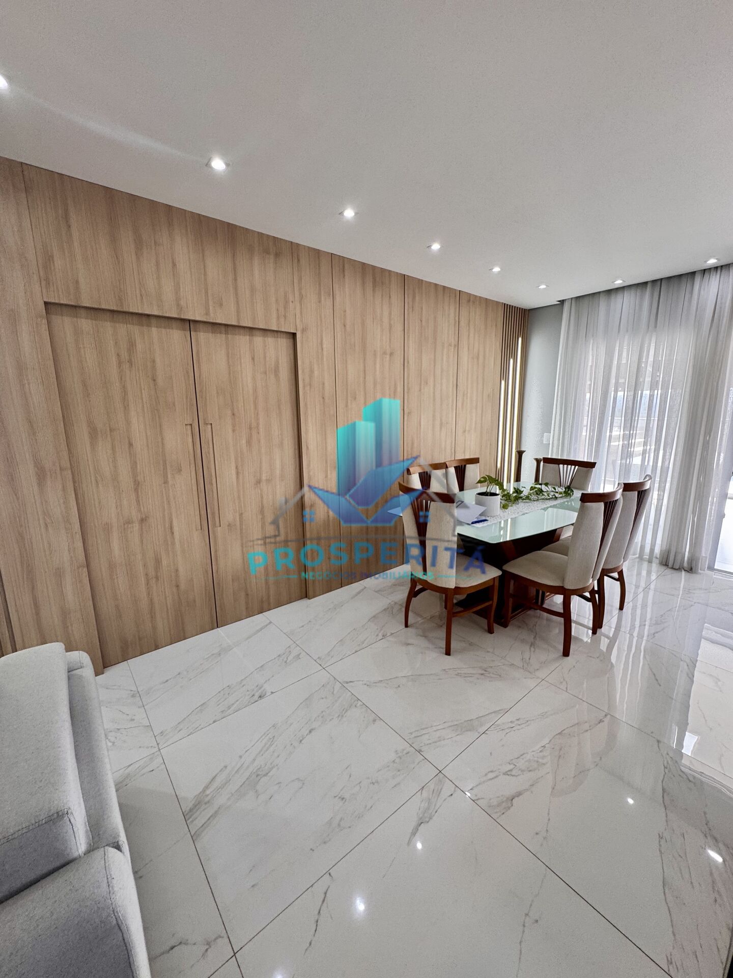 Casa à venda com 4 quartos, 242m² - Foto 9