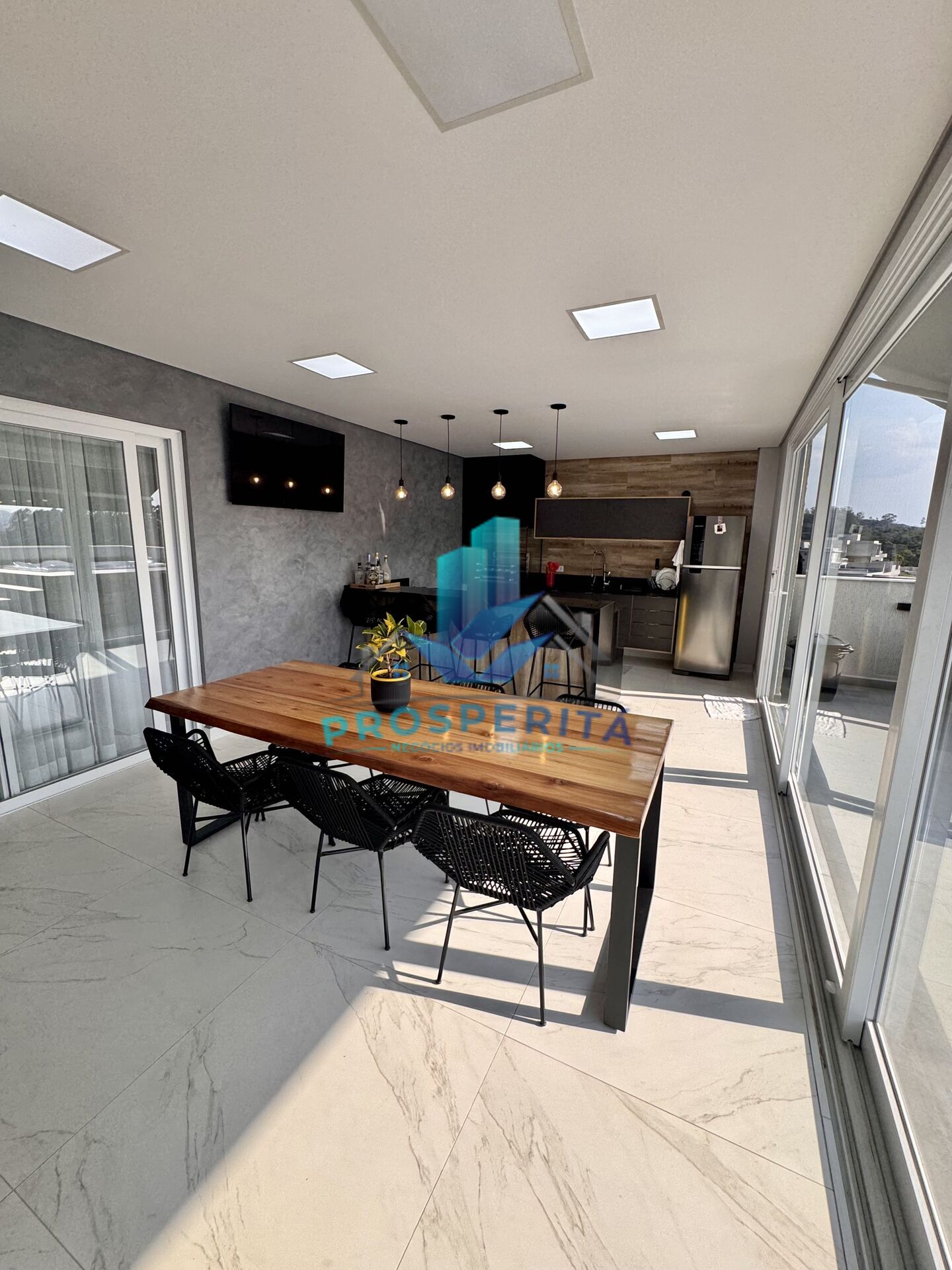 Casa à venda com 4 quartos, 242m² - Foto 14