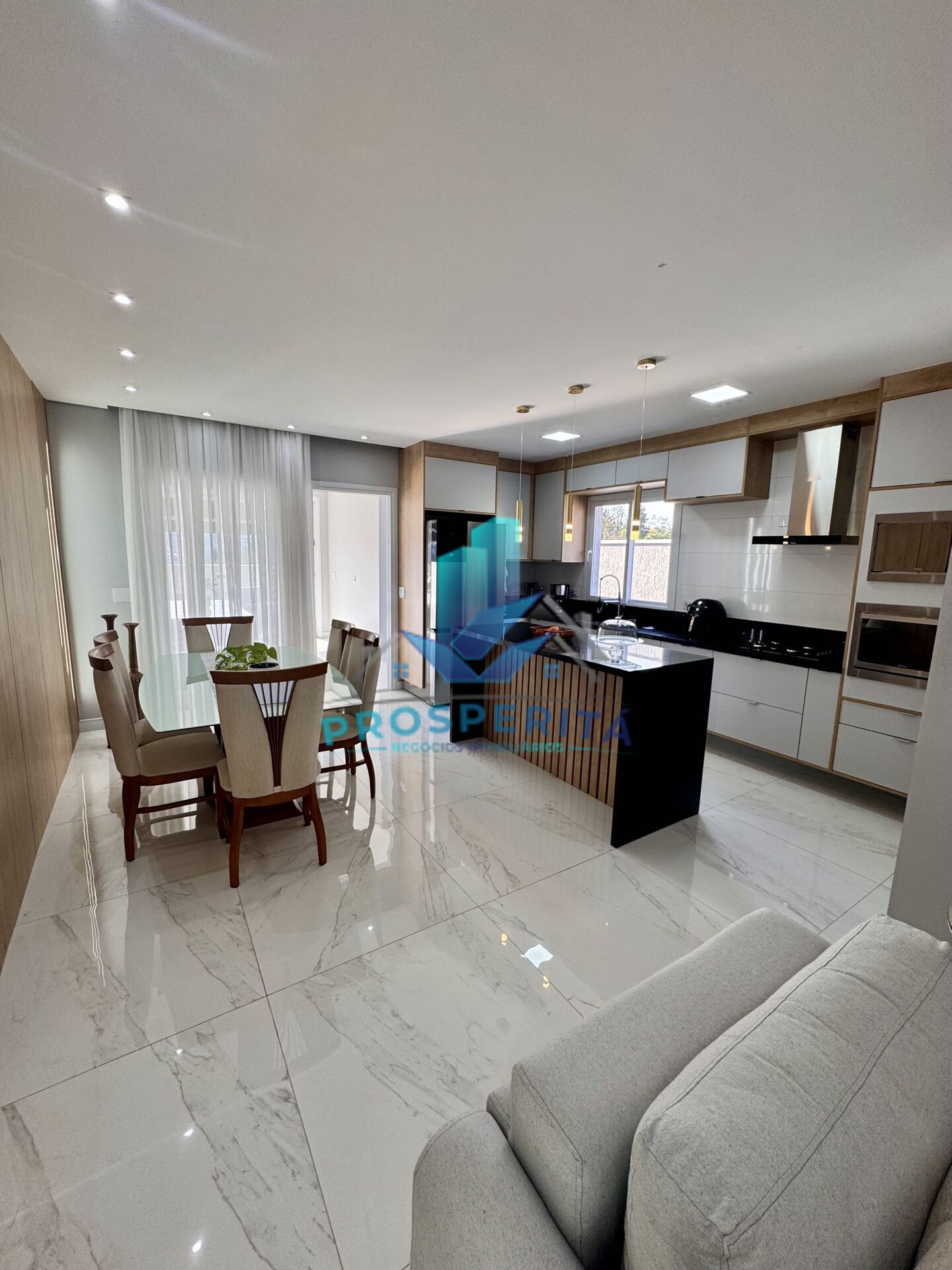 Casa à venda com 4 quartos, 242m² - Foto 7