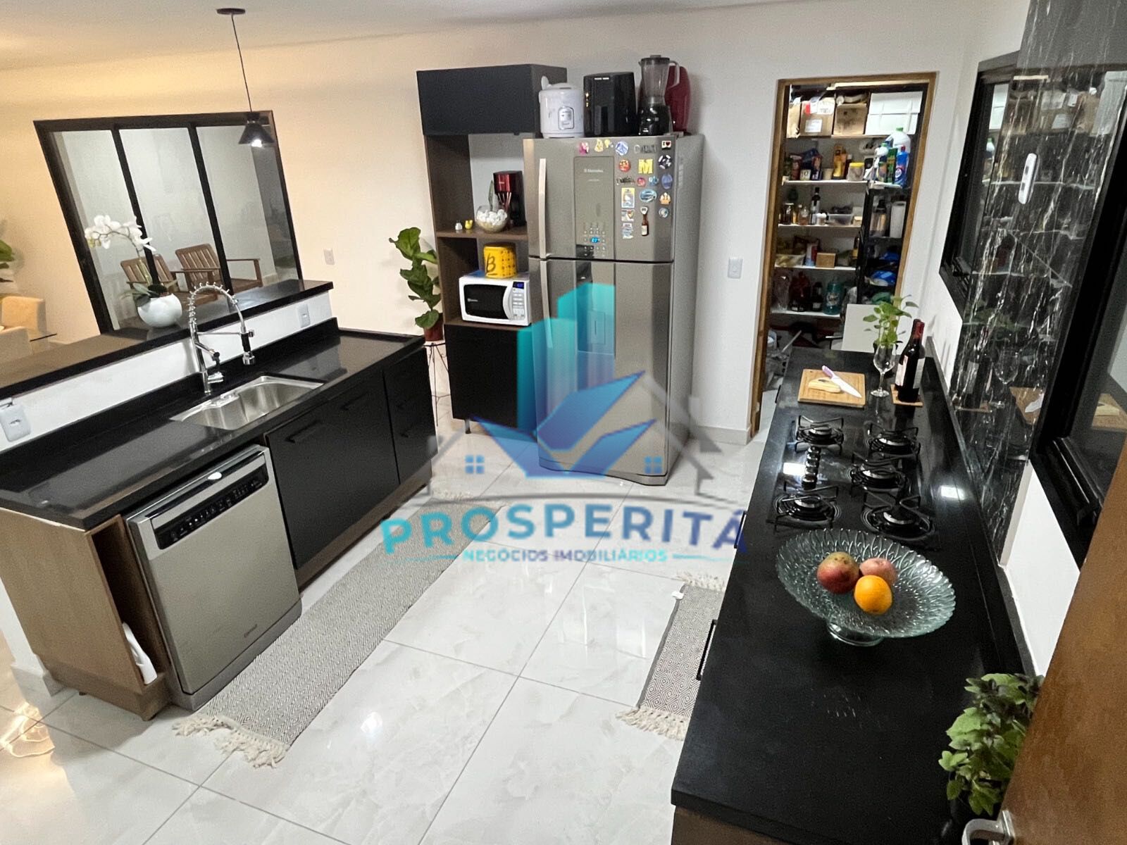 Casa à venda com 3 quartos, 242m² - Foto 7