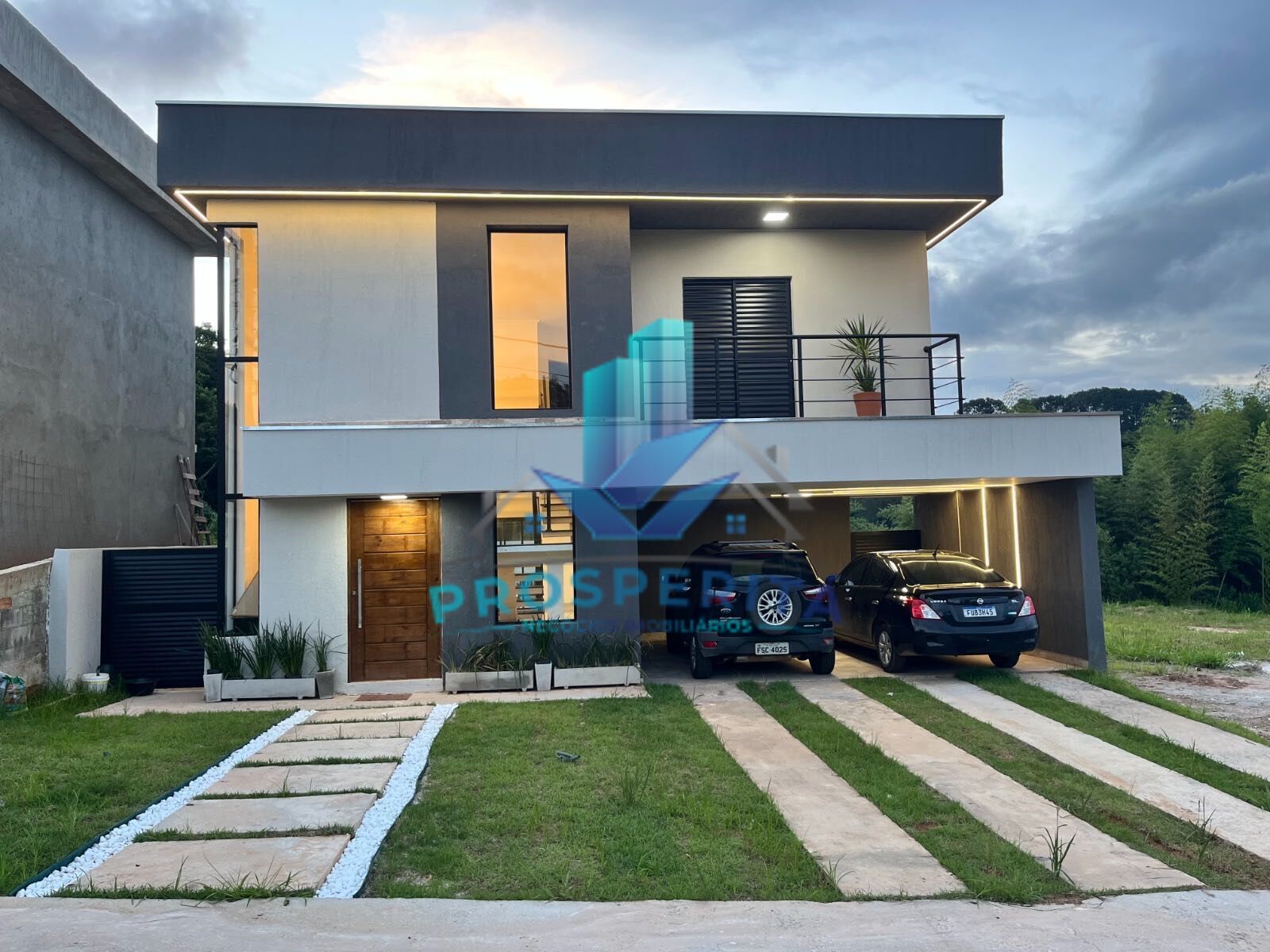 Casa à venda com 3 quartos, 242m² - Foto 4