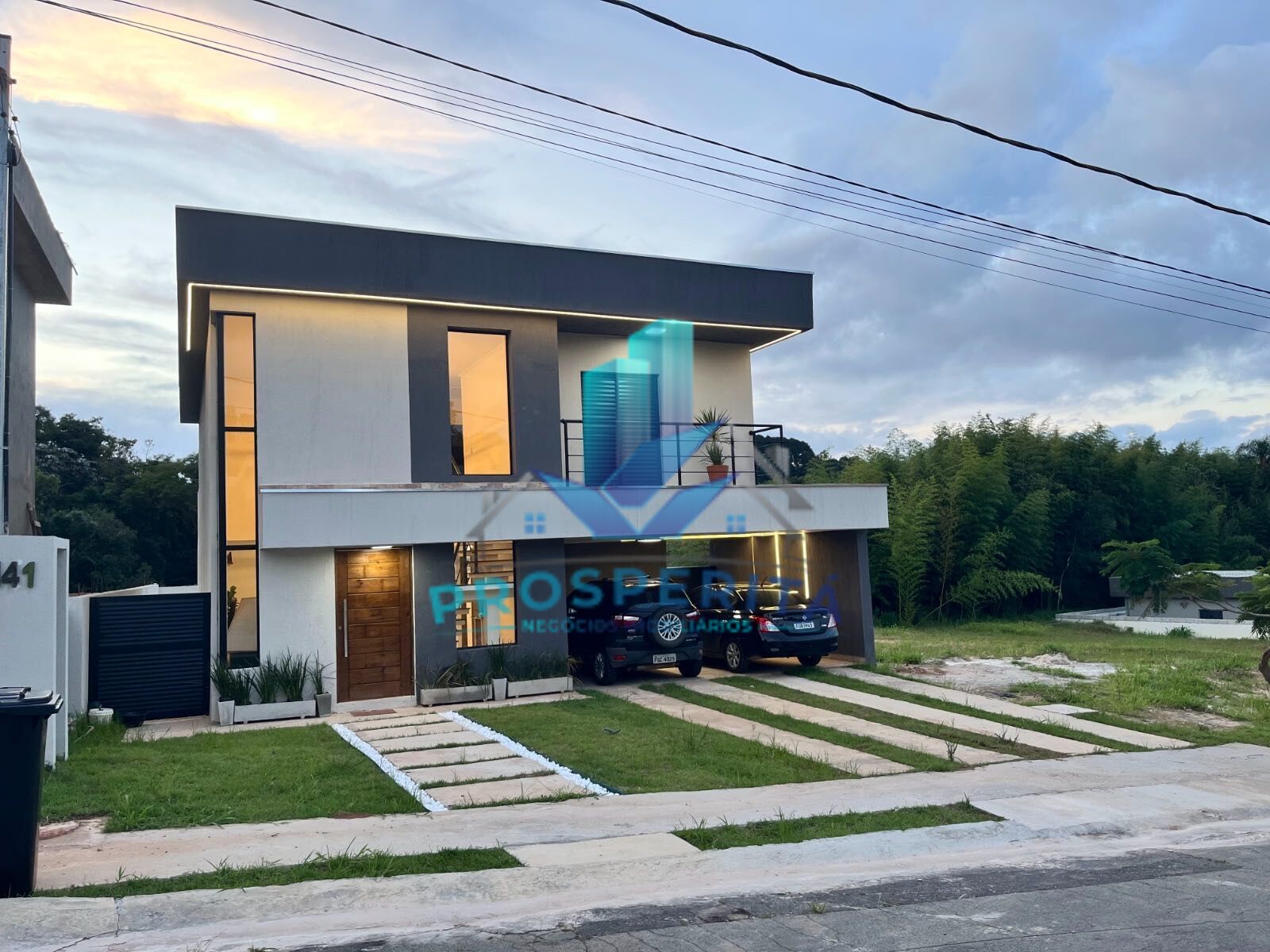 Casa à venda com 3 quartos, 242m² - Foto 3
