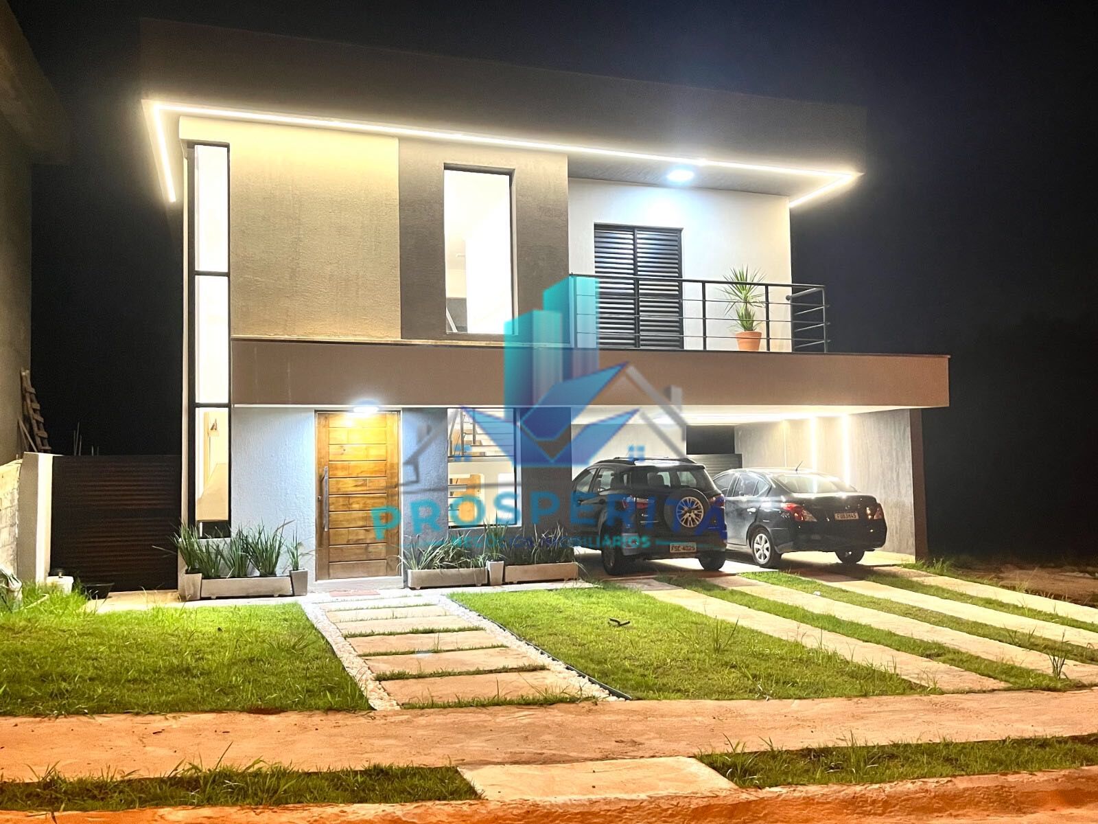 Casa à venda com 3 quartos, 242m² - Foto 2