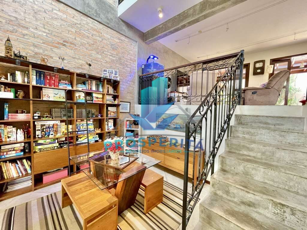 Casa à venda com 3 quartos, 323m² - Foto 15