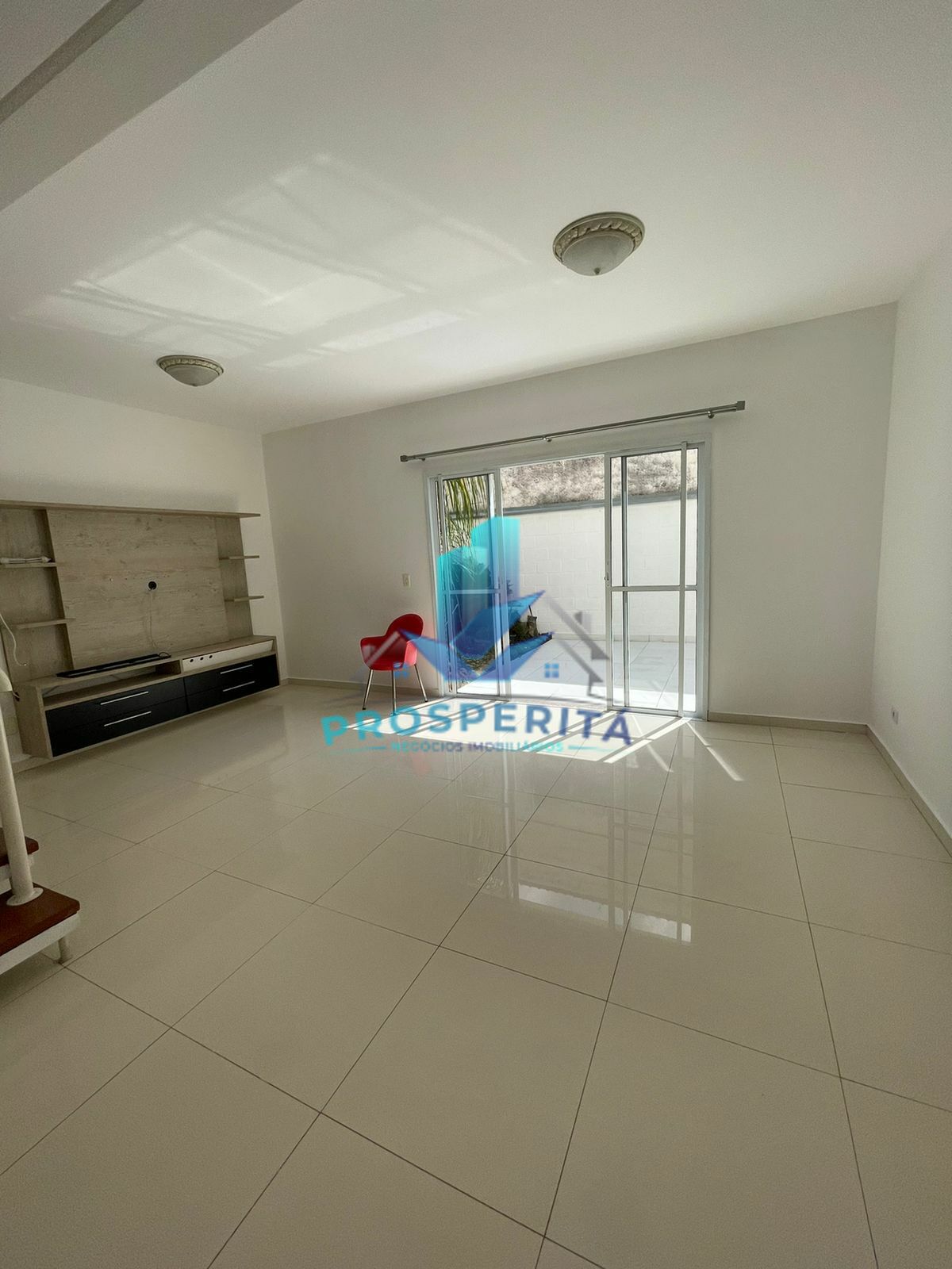 Casa de Condomínio à venda com 3 quartos, 360m² - Foto 2