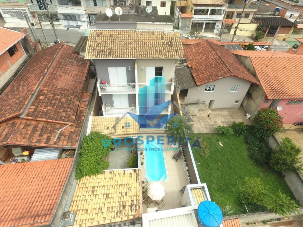 Sobrado à venda com 3 quartos, 100m² - Foto 1