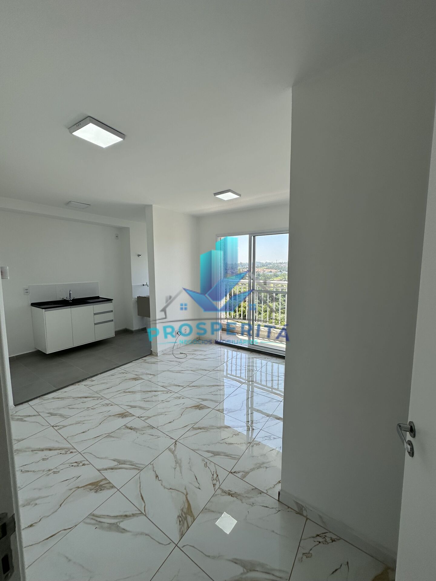 Apartamento à venda com 2 quartos, 48m² - Foto 2