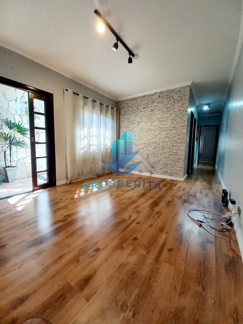 Casa à venda com 2 quartos, 250m² - Foto 9