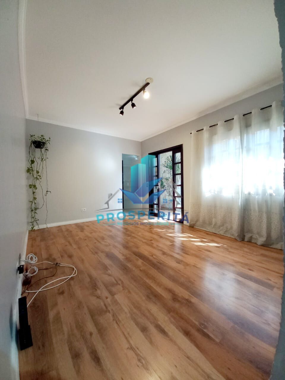 Casa à venda com 2 quartos, 250m² - Foto 5