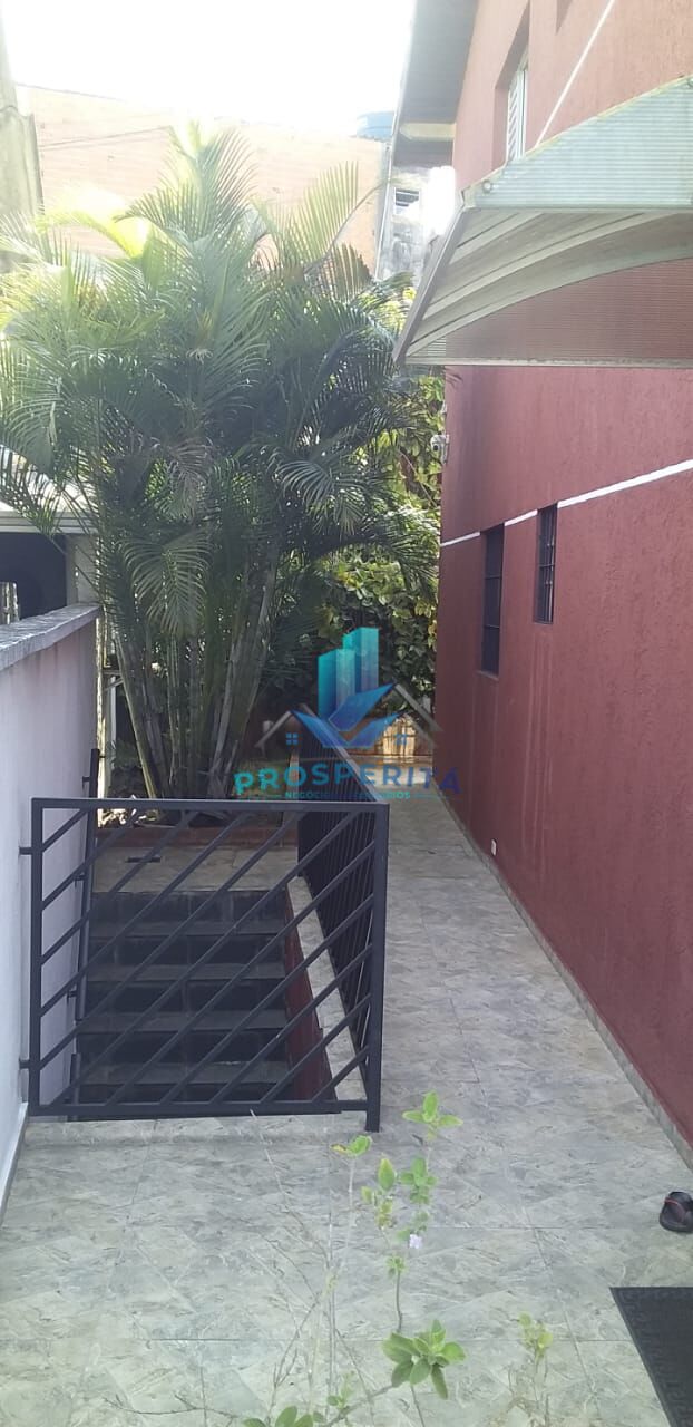 Sobrado à venda com 3 quartos, 200m² - Foto 5