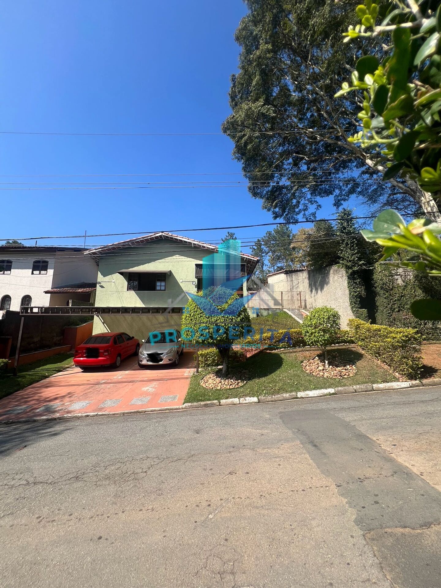 Casa de Condomínio à venda com 4 quartos, 212m² - Foto 1
