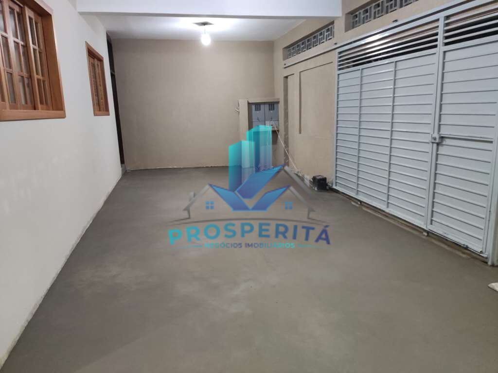 Casa à venda com 2 quartos, 180m² - Foto 2