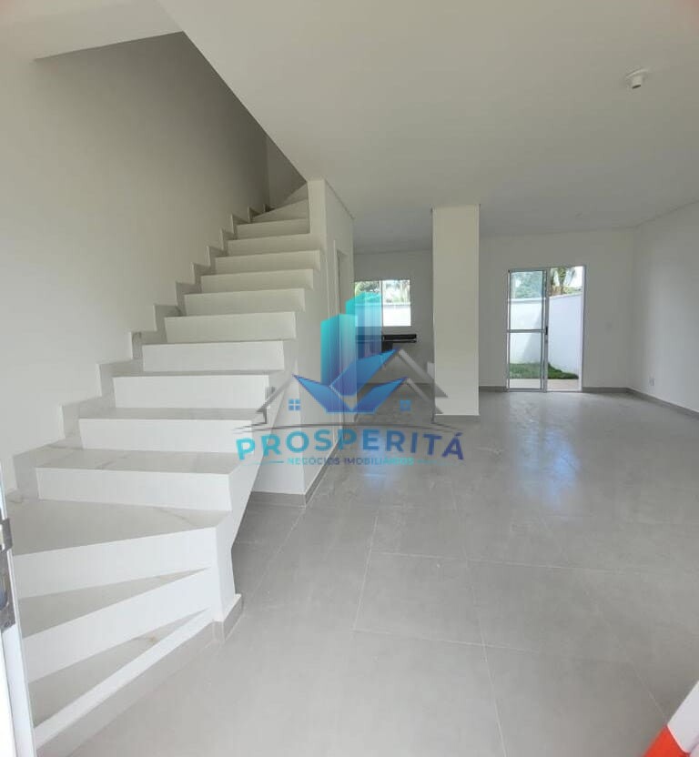 Casa à venda com 2 quartos, 70m² - Foto 12