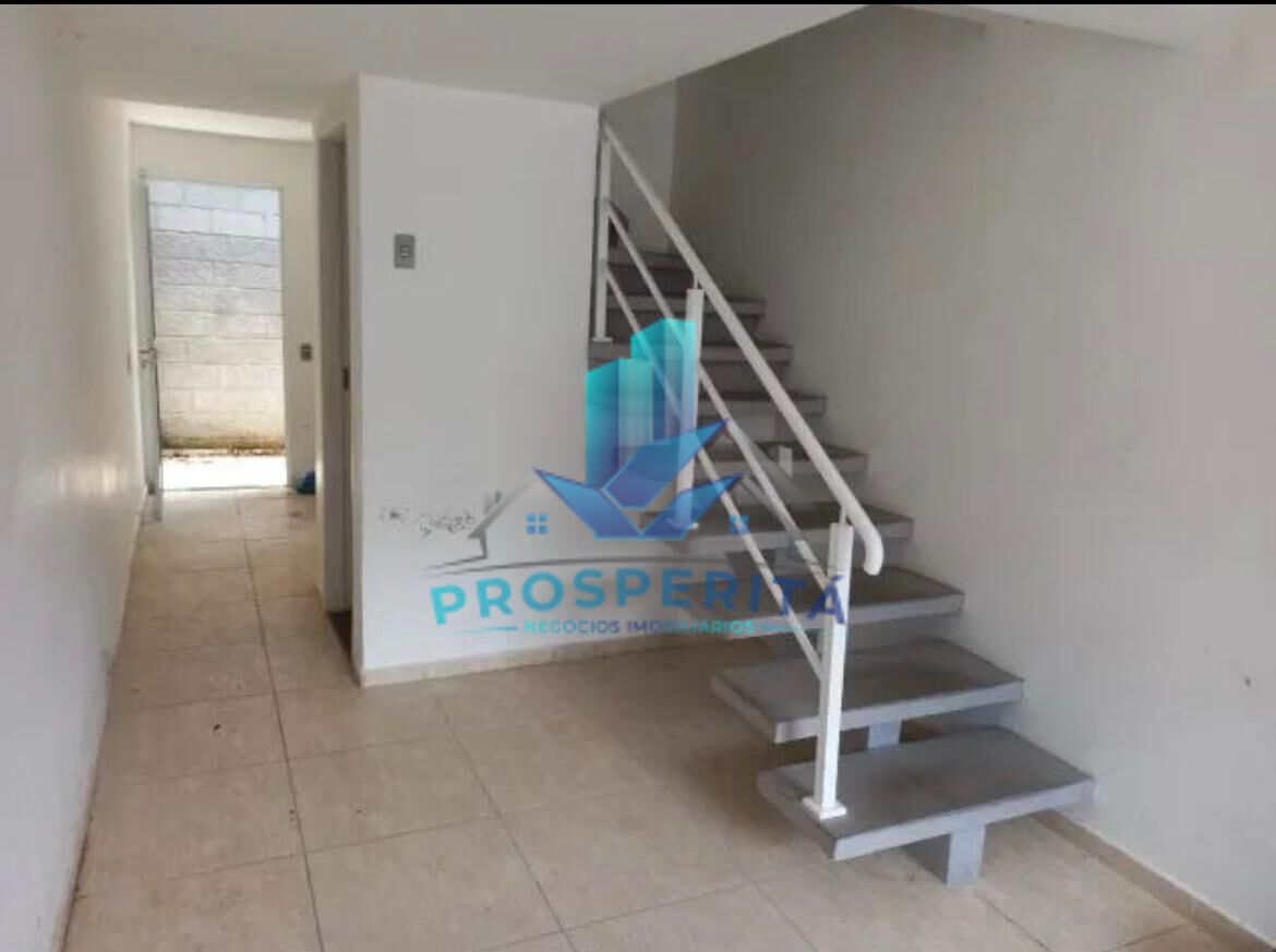 Casa à venda com 2 quartos, 105m² - Foto 1