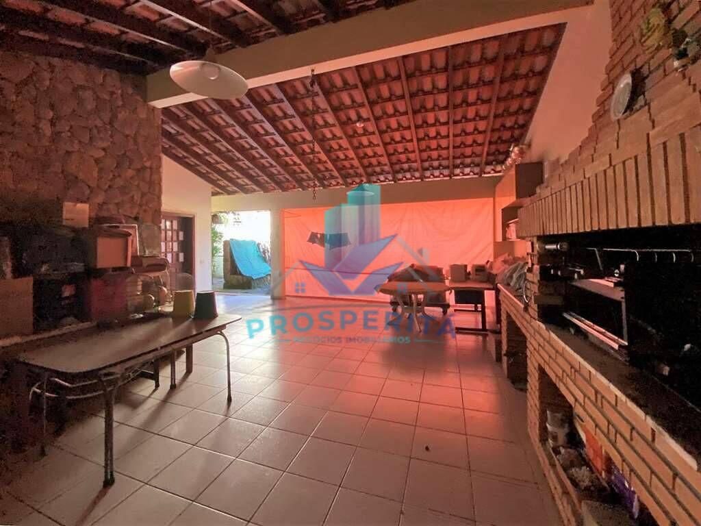 Casa à venda com 4 quartos, 304m² - Foto 18