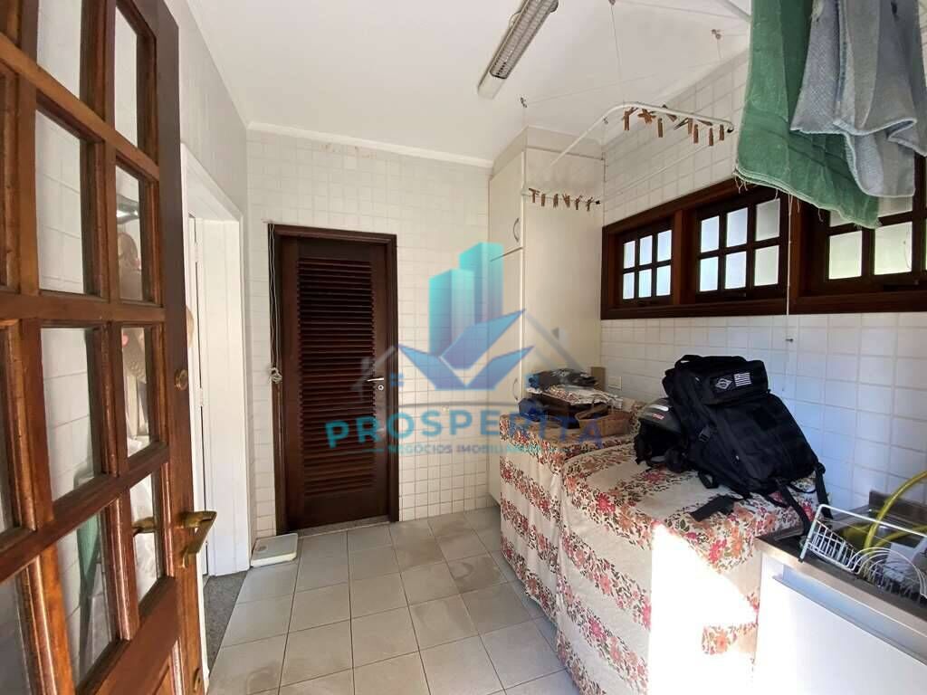 Casa à venda com 4 quartos, 304m² - Foto 32