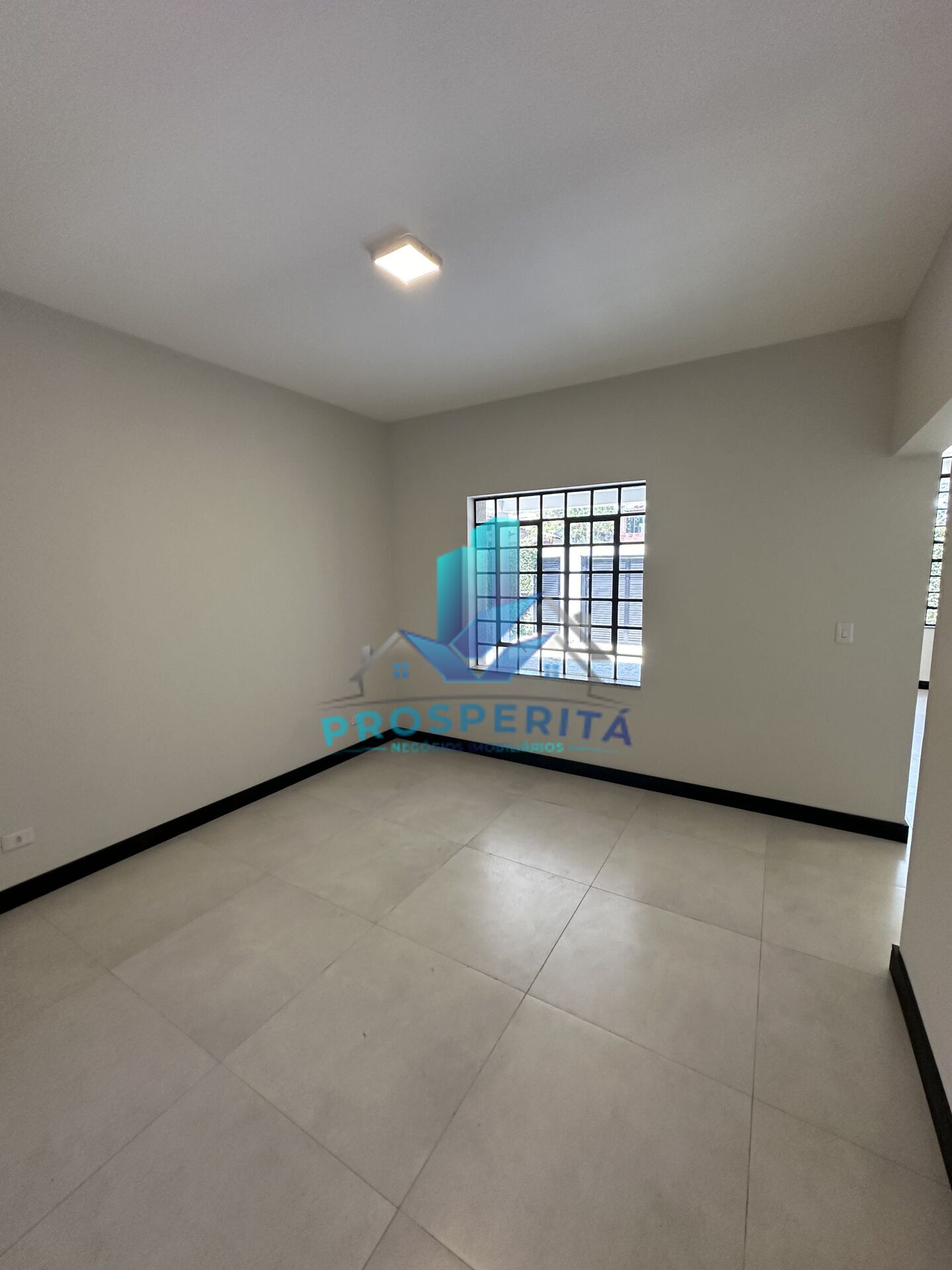 Casa à venda com 3 quartos, 200m² - Foto 17