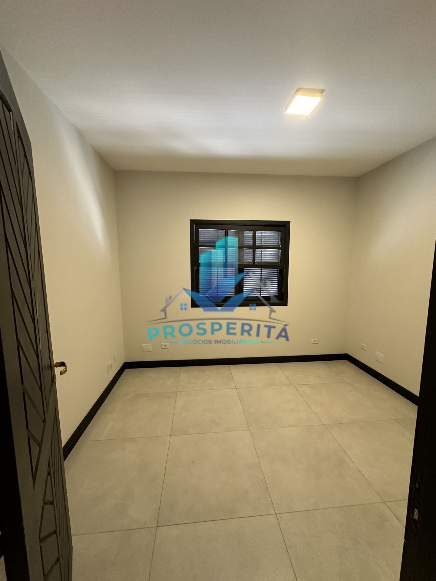 Casa à venda com 3 quartos, 200m² - Foto 25