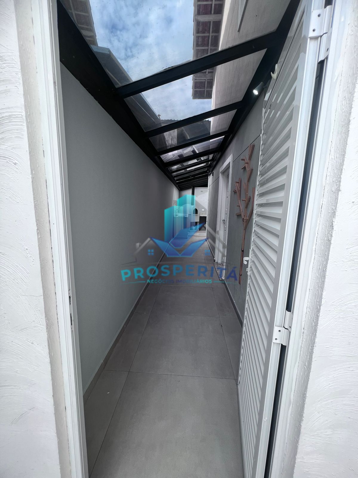 Casa de Condomínio para alugar com 3 quartos, 80m² - Foto 2