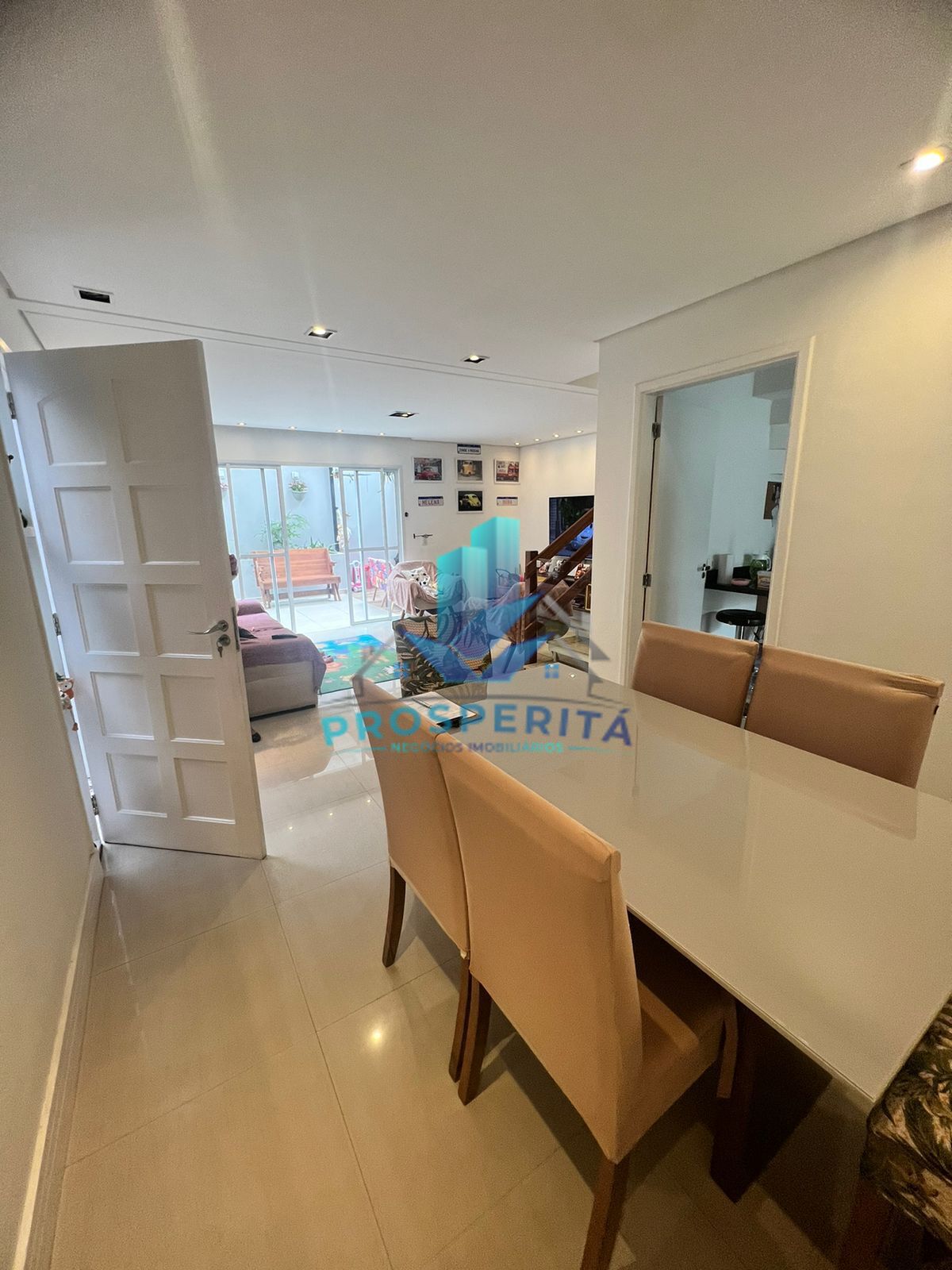 Casa de Condomínio para alugar com 3 quartos, 80m² - Foto 4