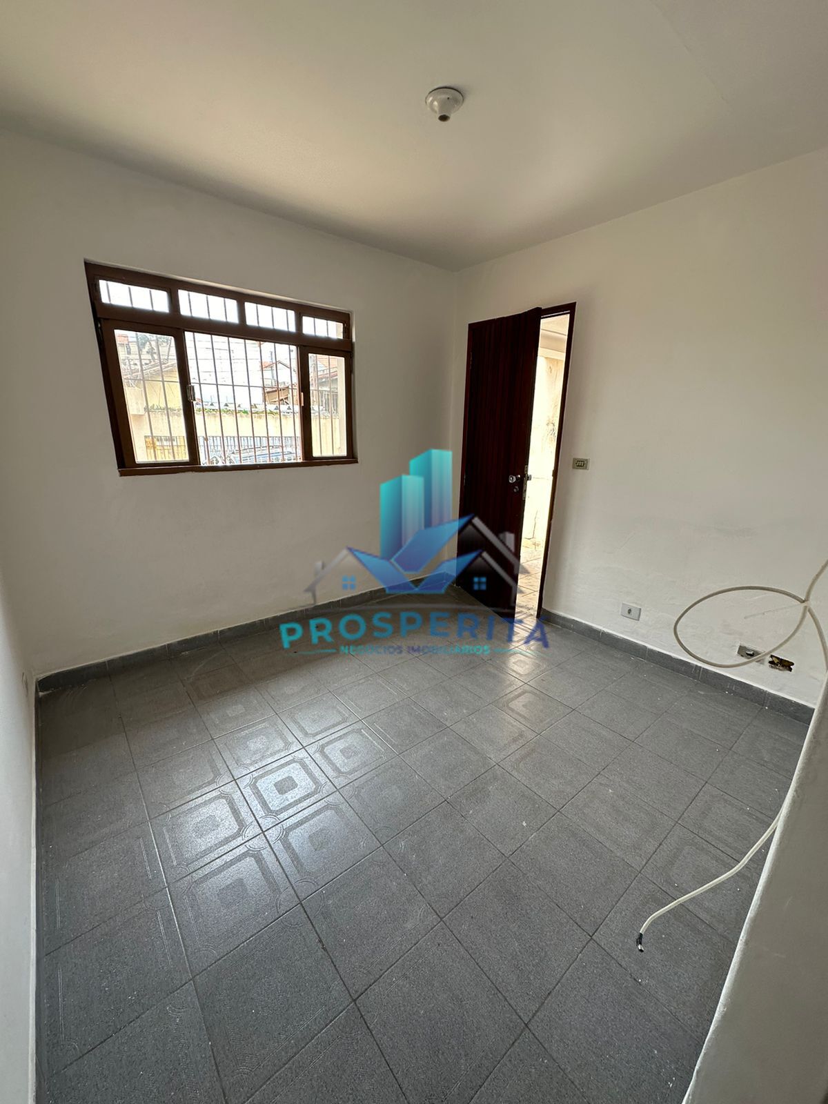 Casa para alugar com 2 quartos, 100m² - Foto 4