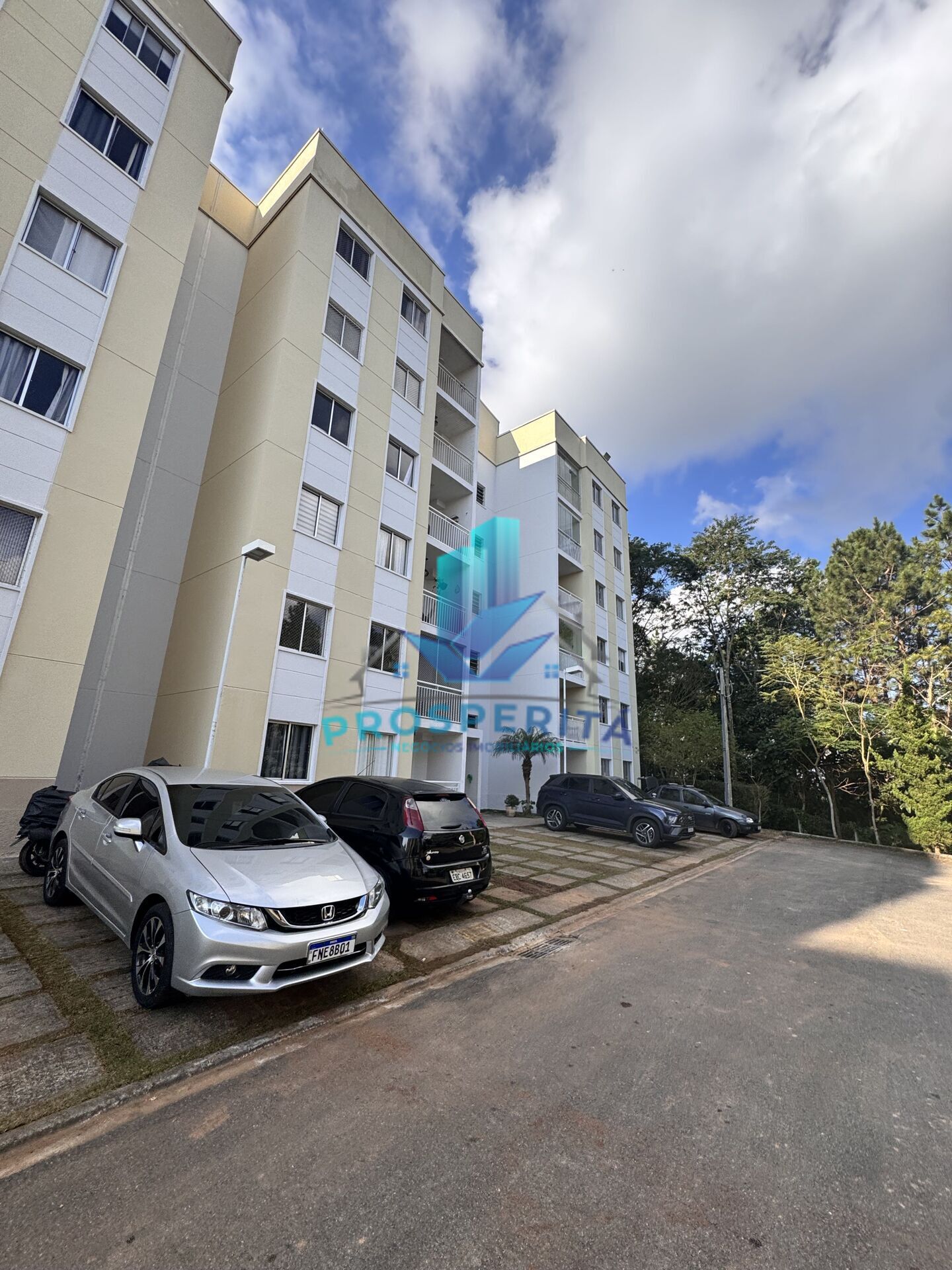 Apartamento à venda com 2 quartos, 64m² - Foto 1